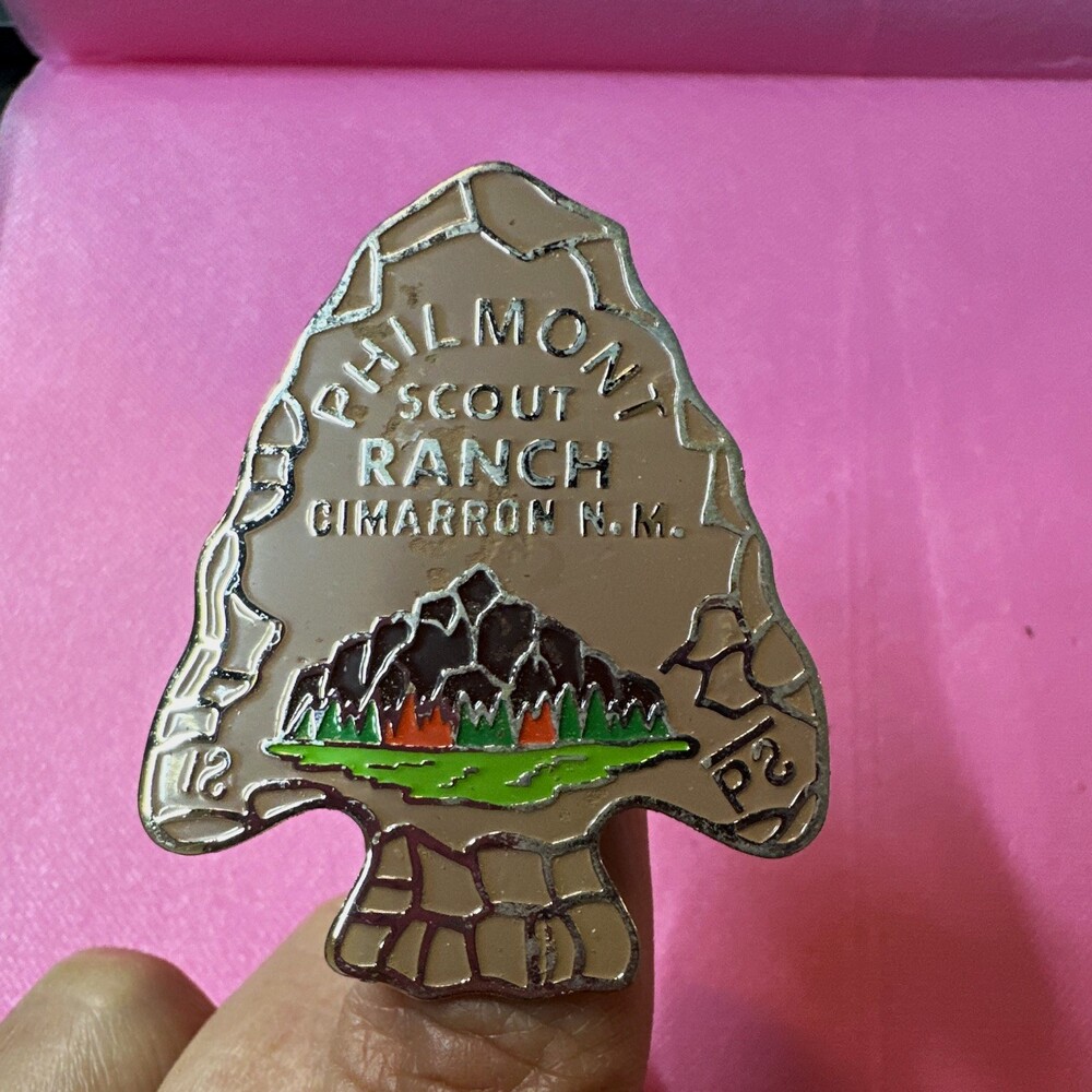 Boy Scouts Philmont Scout Ranch Cimarron NM Arrowhead Pin Back - Single Unit